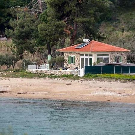 House Kokkalas On The Beach Pyrgadikia Exterior photo